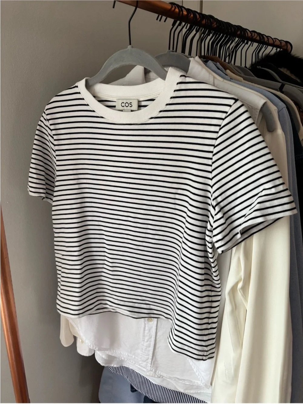 COS Clean-cut tee in black and white size Small - Picture 2 of 5